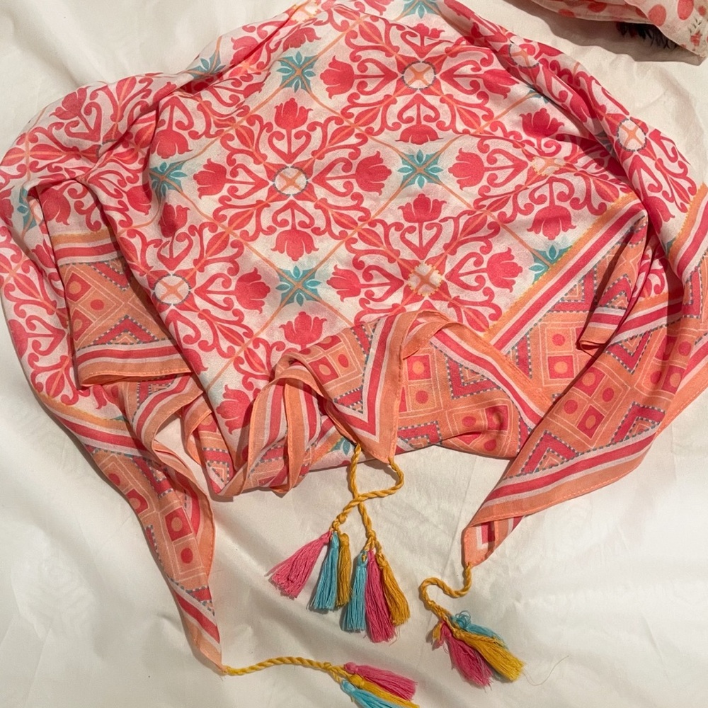 Patterned tassel scarf